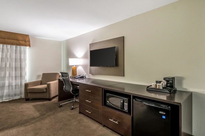 Room 22 of 34