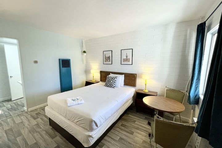 Room 35 of 63