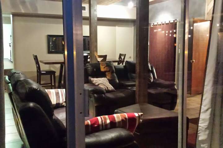 Room 32 of 69