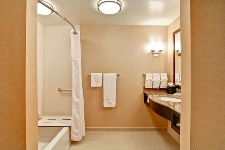 Hilton Garden Inn Woodbridge