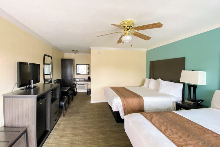 Room 28 of 49