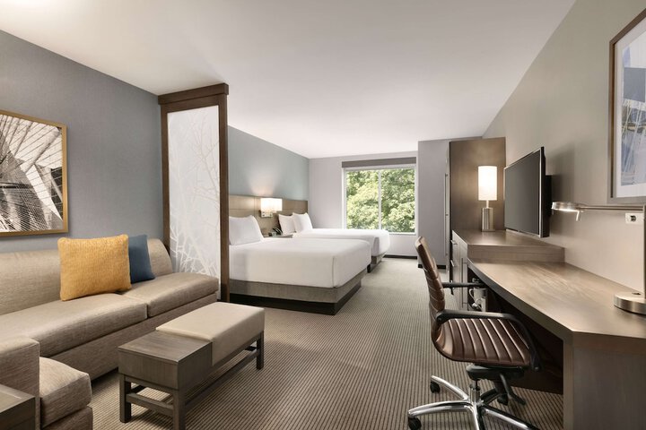 Room 13 of 40