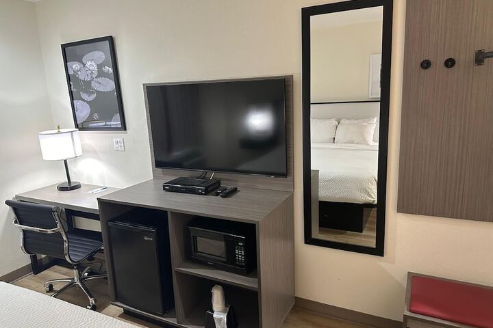 Room 5 of 19