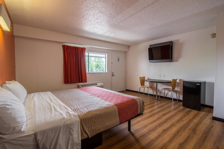 Motel 6 Ashland OH