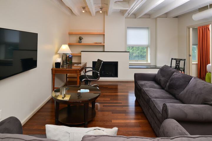 Room 28 of 51