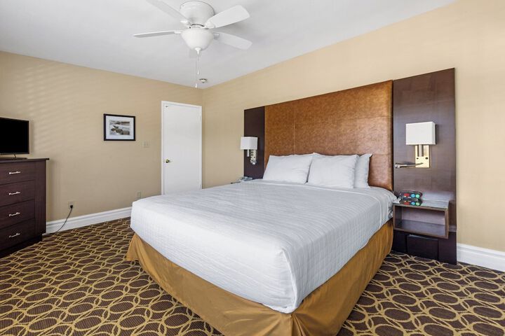 Room 128 of 161