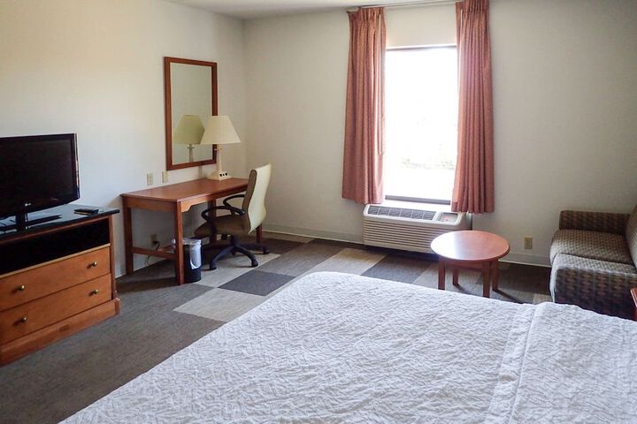 Room 33 of 97