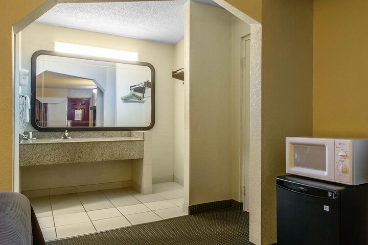 Room 12 of 17