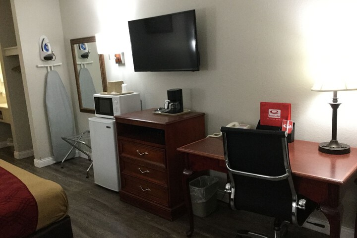 Room 29 of 74