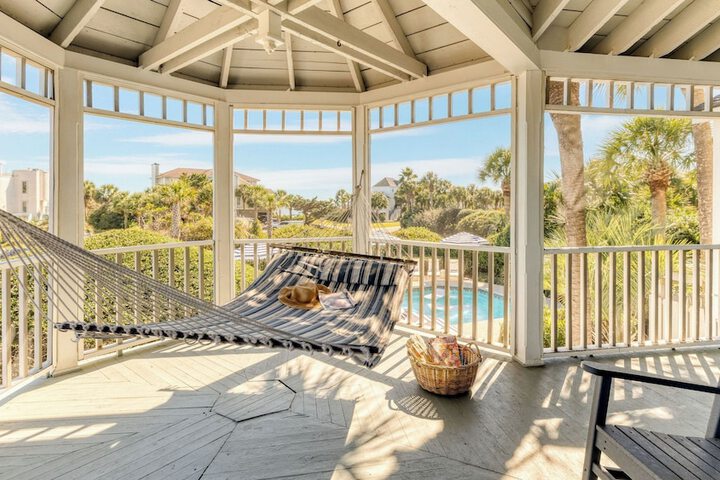 Haven by Avantstay Luxury Beachfront Home w / Pool & Gorgeous Patios