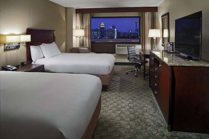Room 15 of 38
