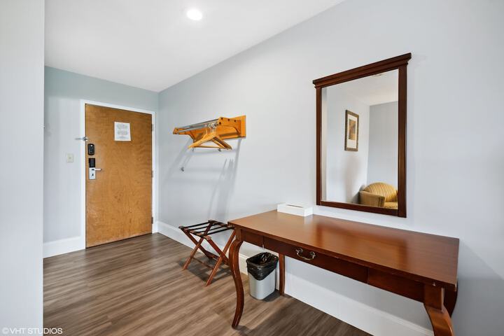 Room 30 of 46