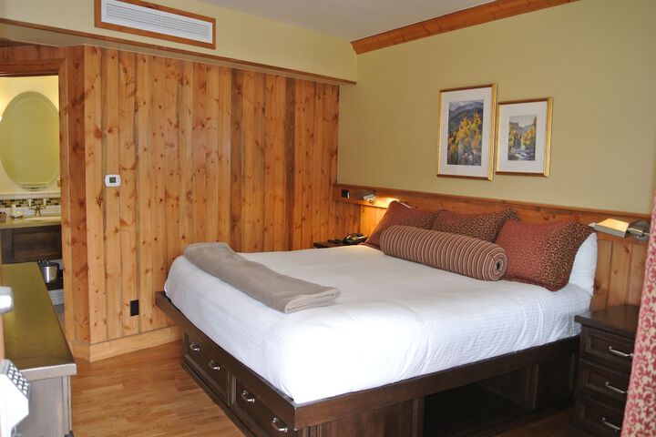Room 14 of 29