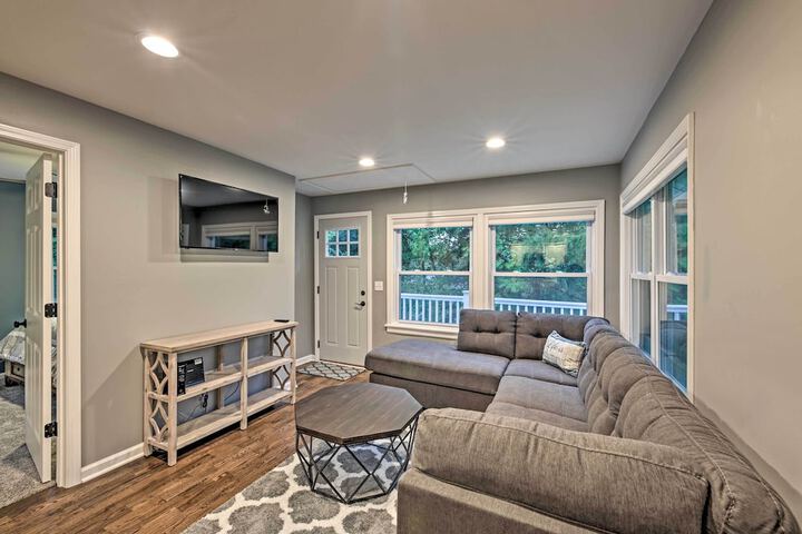 Updated Twin Lakes Cottage Walk to Lake Mary
