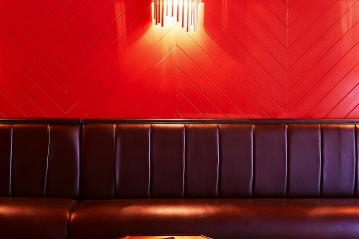 Lounge 42 of 44