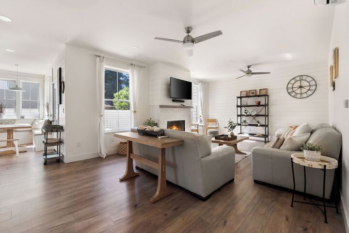 Serene 5BR Farmhouse Retreat Shoreline