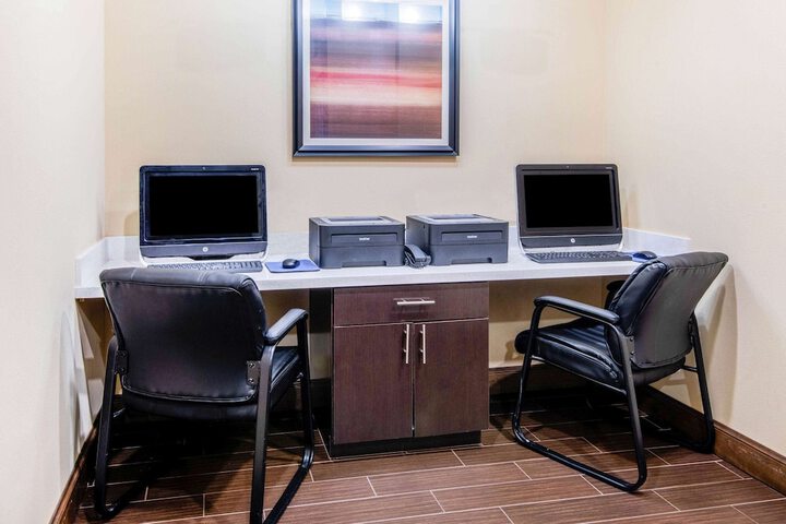 Business Center 60 of 61