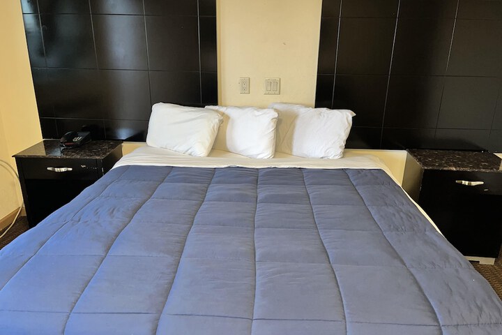 Room 11 of 71