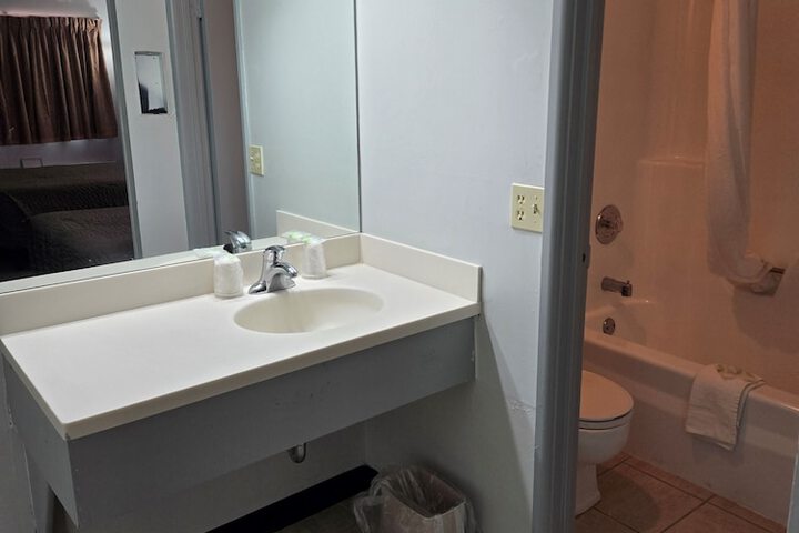 Room 15 of 23