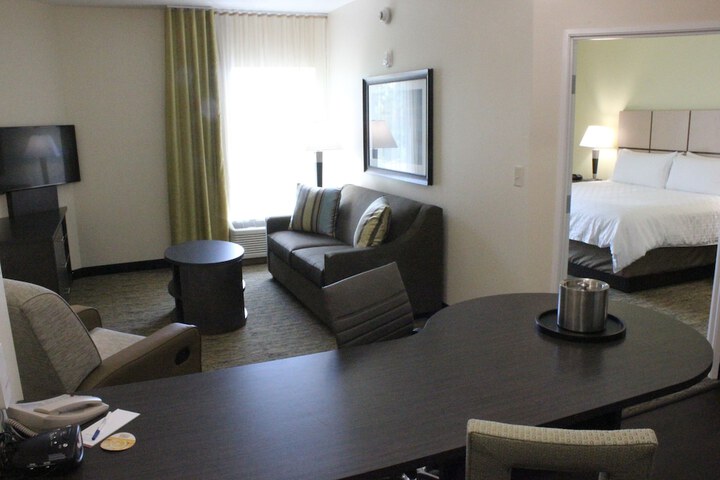 Room 16 of 27