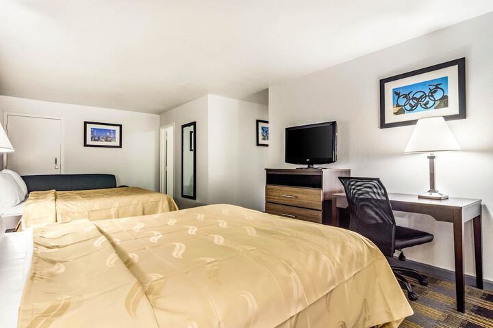 Room 16 of 28