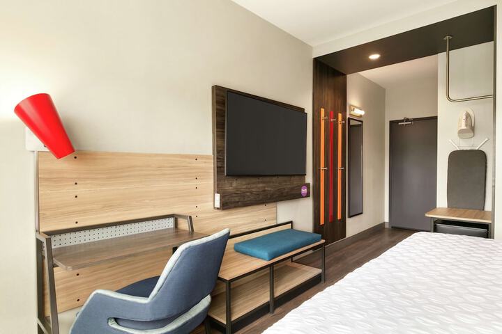 Room 18 of 35