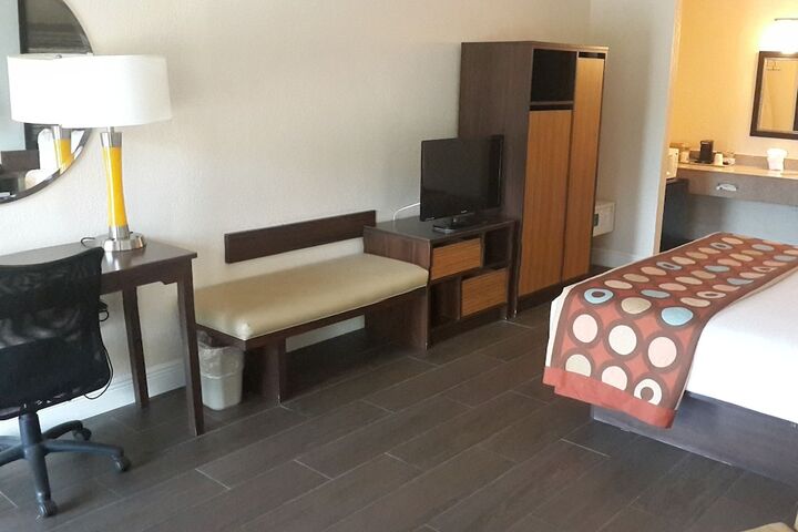 Room 49 of 77