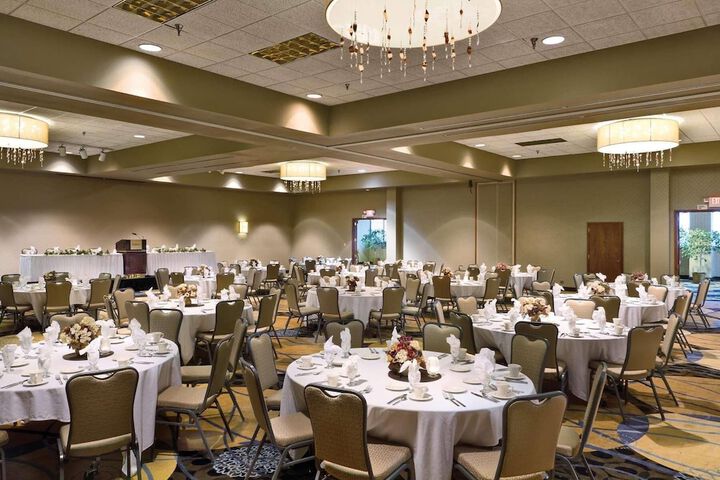 Radisson Hotel Bismarck