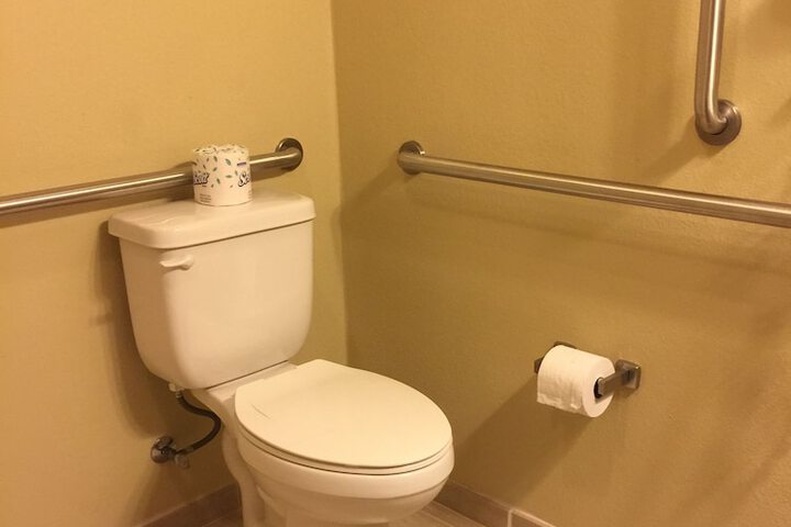 Cobblestone Inn & Suites - Waverly