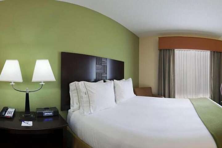 Holiday Inn Express & Suites Covington by IHG