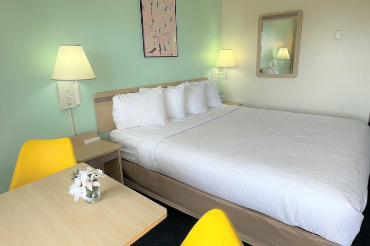Room 21 of 74