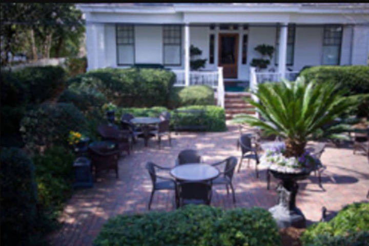 1842 Inn