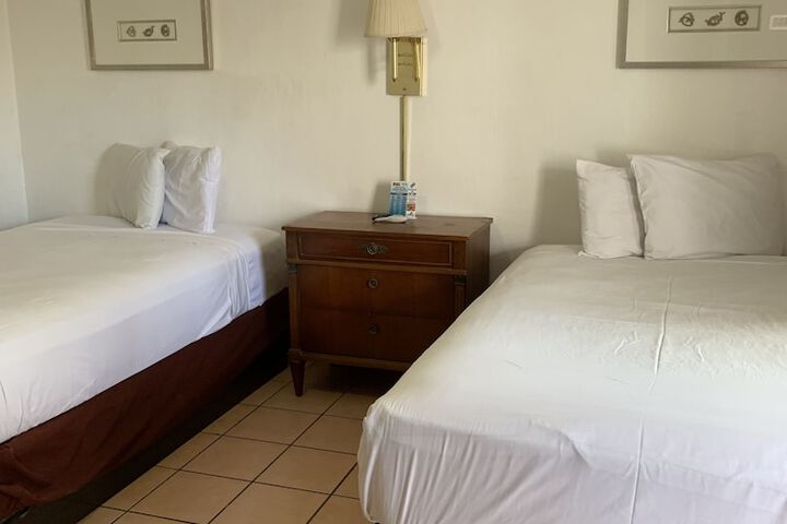 Room 33 of 41