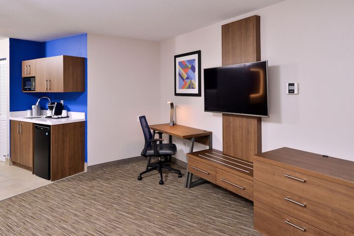 Room 35 of 60
