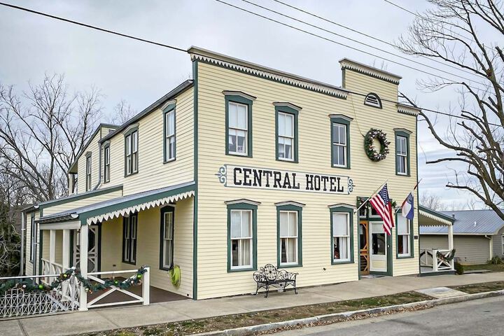 Central Hotel
