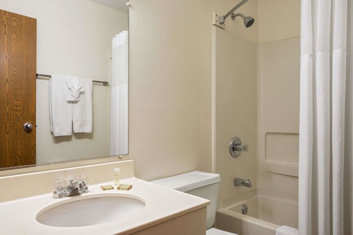 Room 8 of 22
