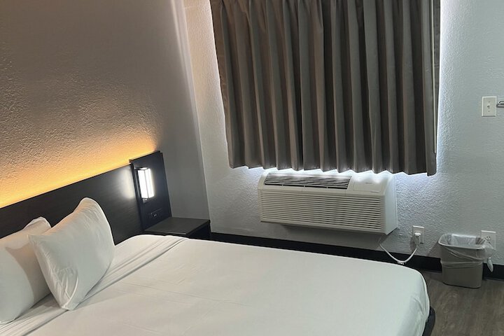 Room 21 of 35