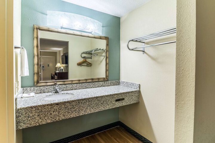 Motel 6 Kenly NC