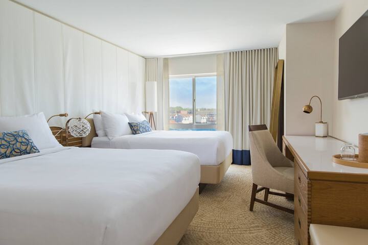 Room 40 of 113