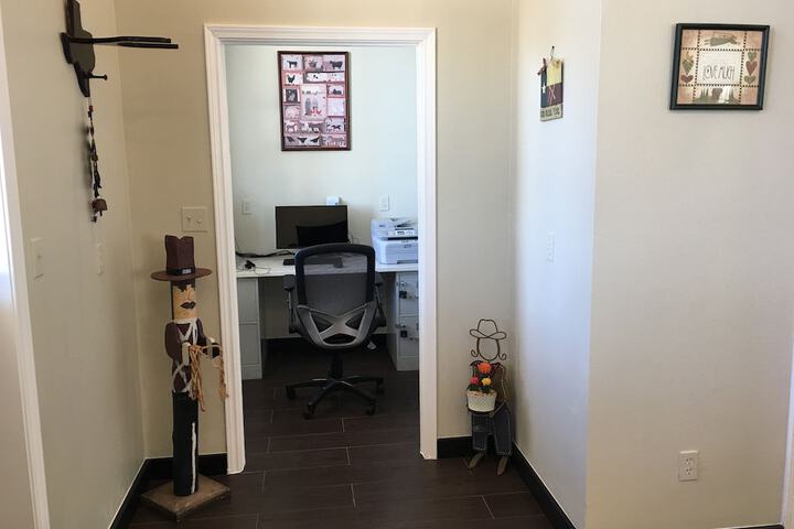 Business Center 53 of 66