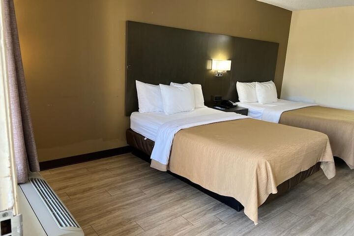 Room 20 of 28