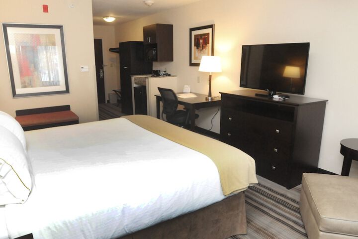 Room 15 of 33