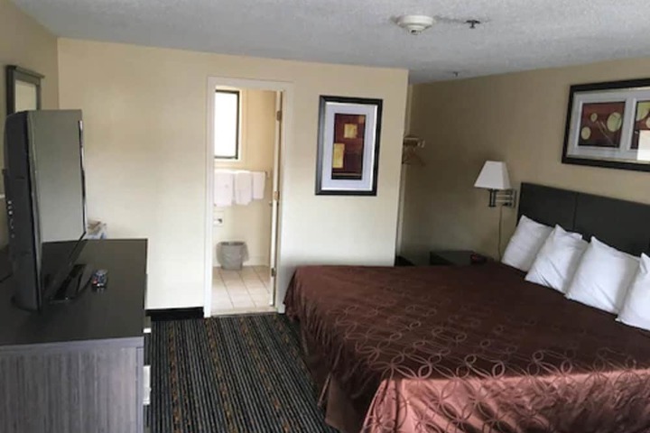 Room 7 of 29