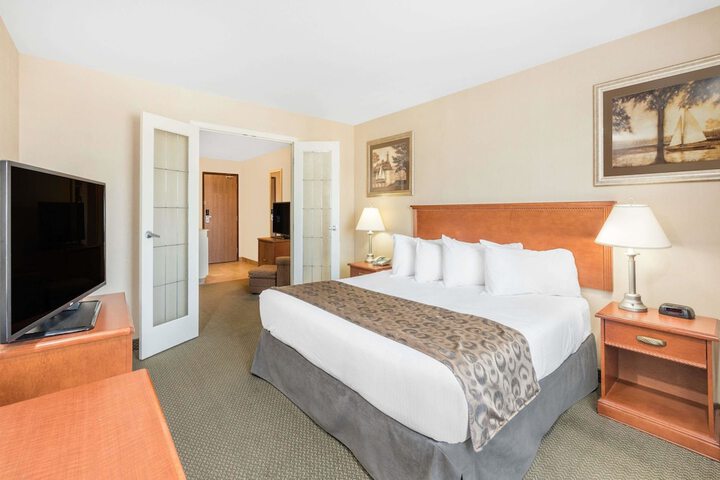 Room 32 of 50