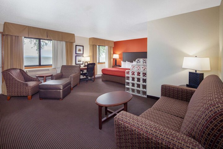 Room 16 of 32