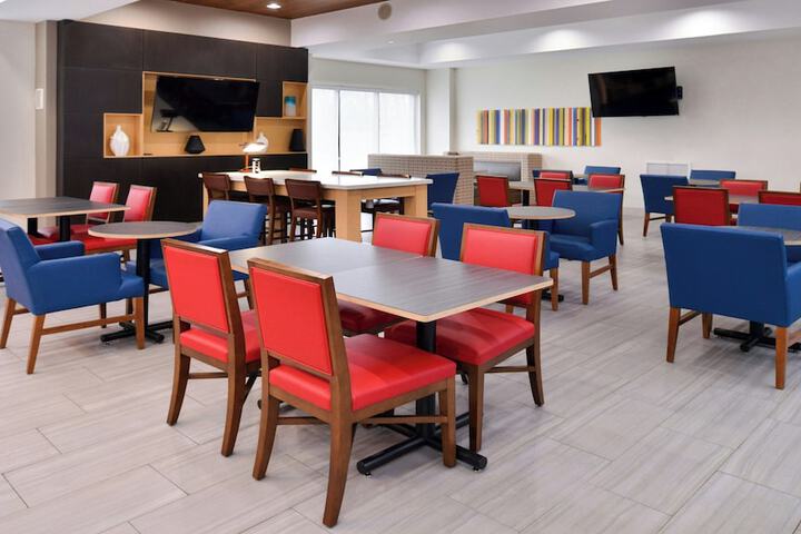 Holiday Inn Express & Suites Laplace by IHG