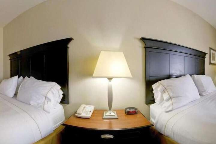Holiday Inn Express Hotel & Suites Vernon College Area by IHG