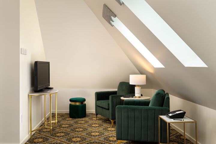 Room 21 of 57