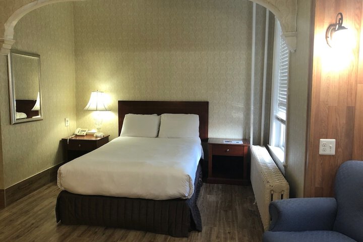 Room 7 of 20