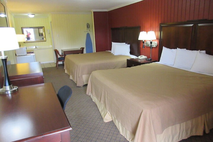 Room 8 of 40